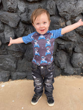 Load image into Gallery viewer, Gamer Astronaut Shirt